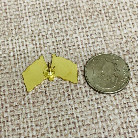 American British Flag Enameled Gold Straight Back Pin - Picture 3 of 3